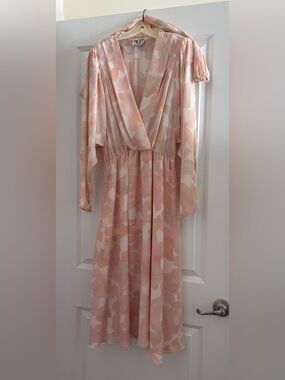 Nuit Blush Pink and Cream Floral Vintage Dress